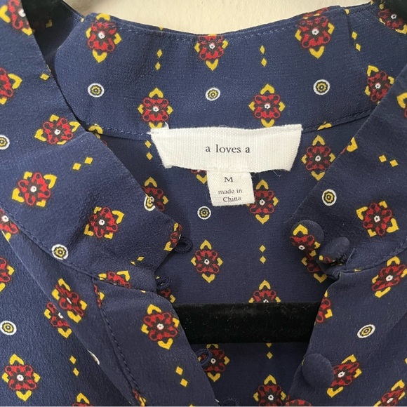 a love a 100% Silk Long Sleeve Button Down Blouse in Navy Size Medium - Picture 3 of 8